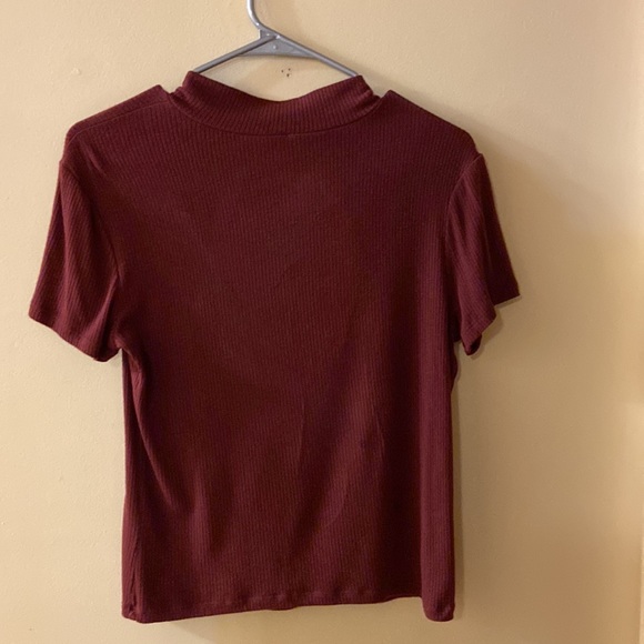 Rust short sleeve zippered top - size medium - NWOT - Picture 8 of 9